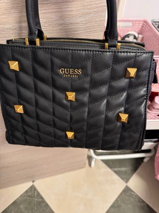 Bomso guess. Tachuelas