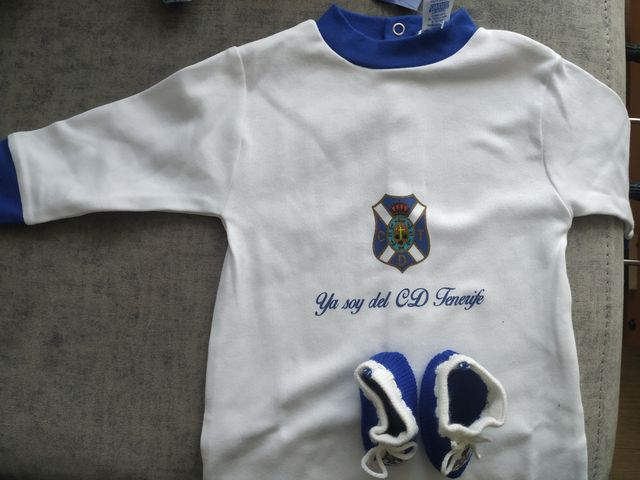 Pelele y patucos del CD Tenerife