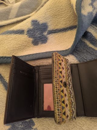 Monedero desigual 