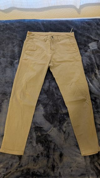 Pantalón chinos verde oliva