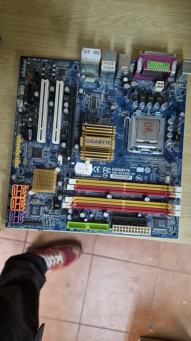 Placa base GA-965GM-S2 GIGABYTE procesador dual