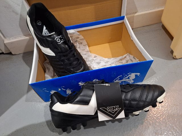 Botas de fútbol tacos nuevas