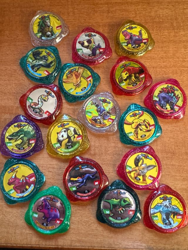 Tazos en Invizimals