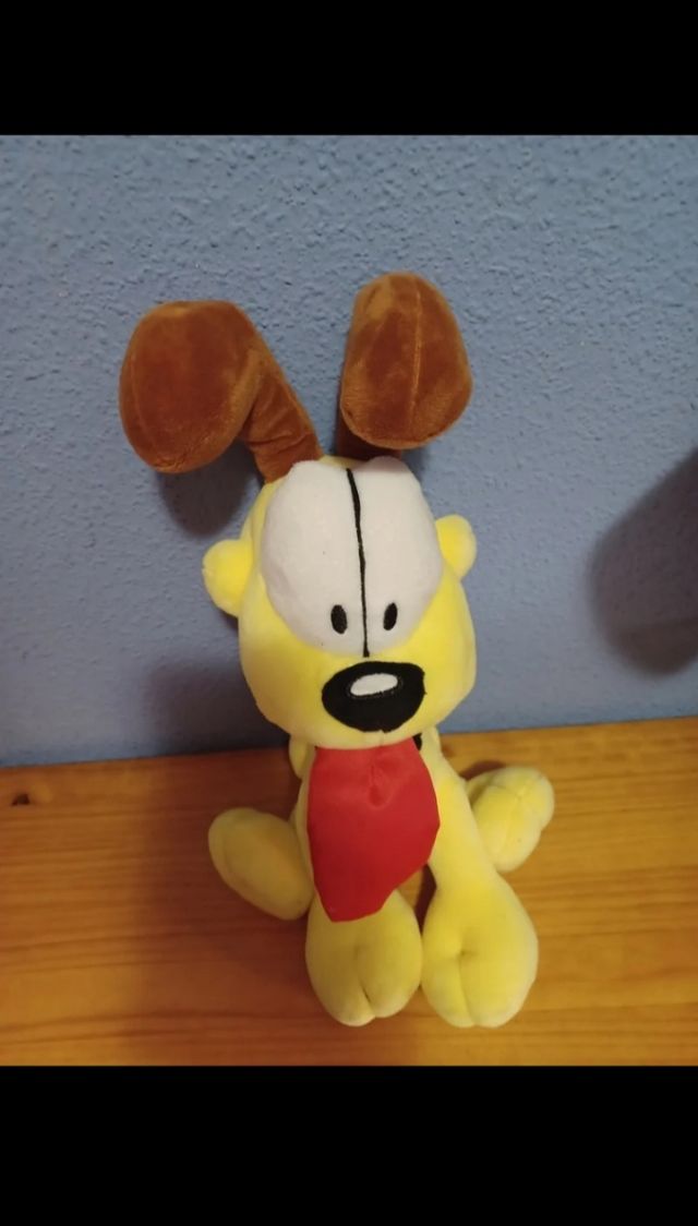 Peluche perro de garfield