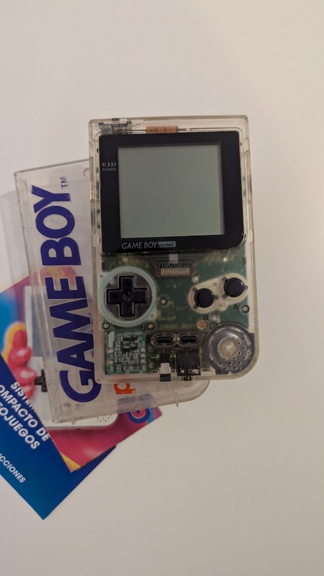 Game Boy Pocket con caja