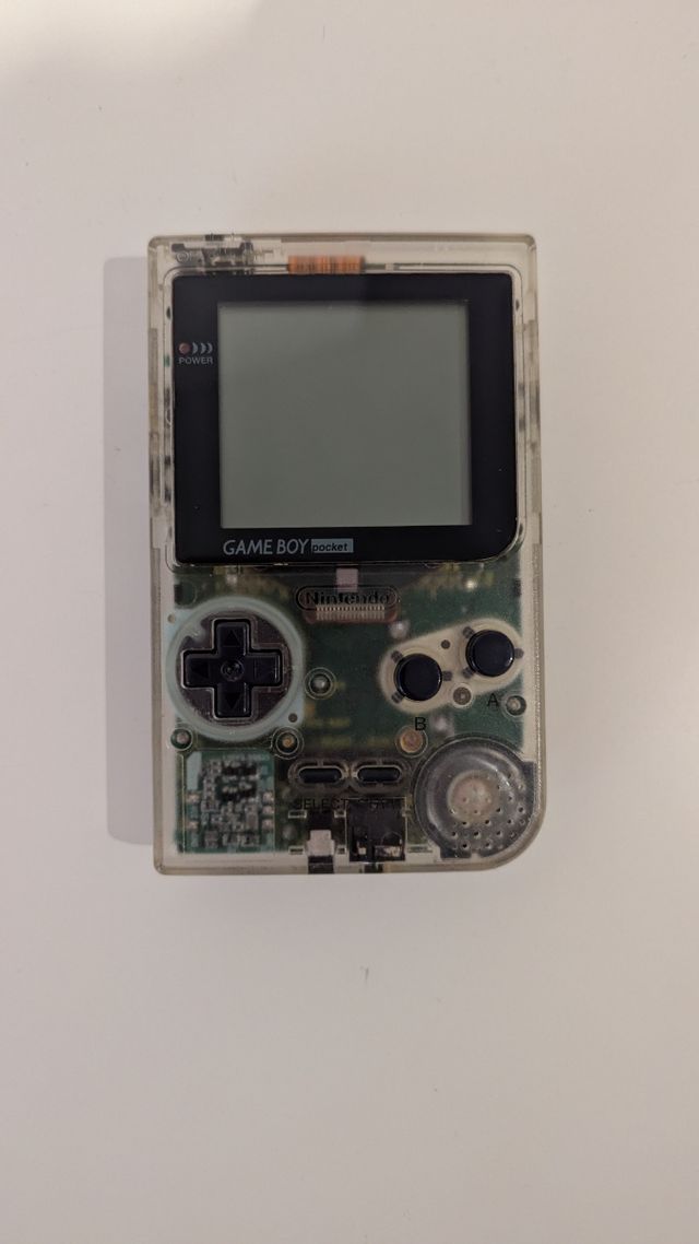 Game Boy Pocket con caja