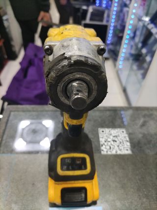 TALADRO DEWALT DCF921 (C)