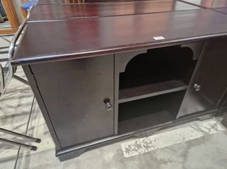 Mueble aparador con puertas