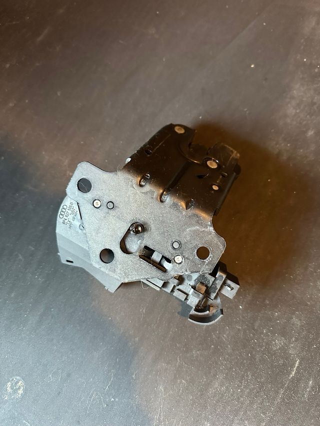 Cerradura de Maletero Audi A3 8P