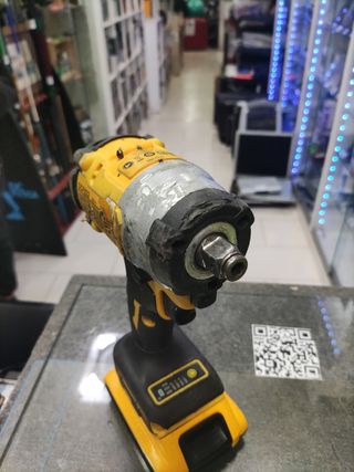 TALADRO DEWALT DCF922 (C)