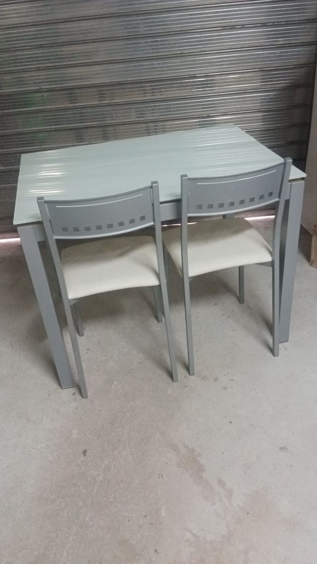 VENDO MESA DE COCINA - ESTÁ COMO NUEVA