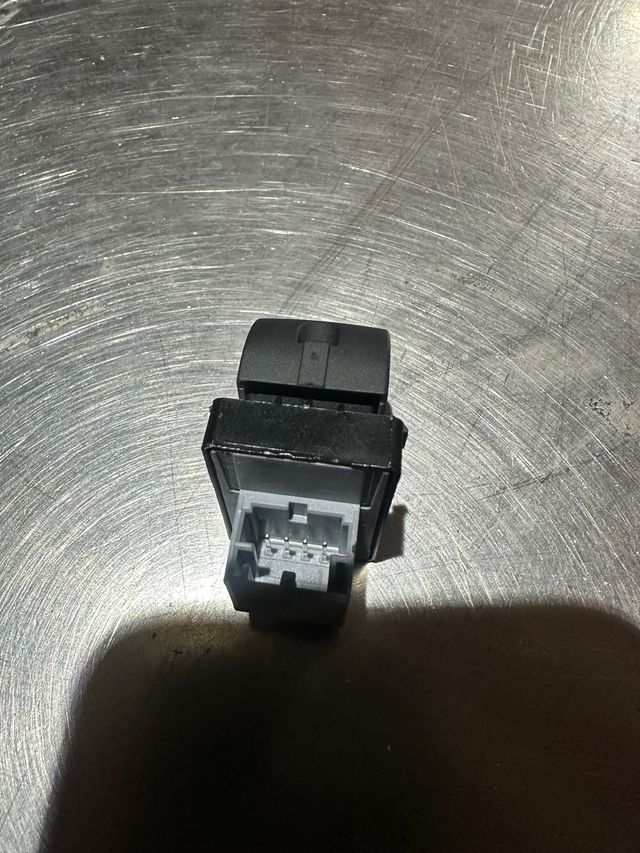 Boton Elevalunas Audi A3 8P y grupo VW