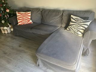 CONJUNTO SOFA CHAISLONGUE  REPOSAPIES