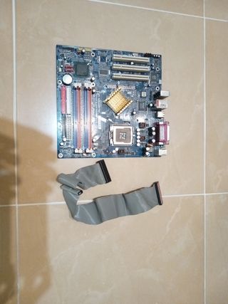 Placa base Gigabyte GA- 8I865GVM-775