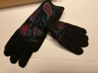 Conjunto Gorro y Guantes Desigual