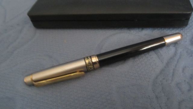 PLUMA BAÑO ORO AÑOS 50 ALEMANA