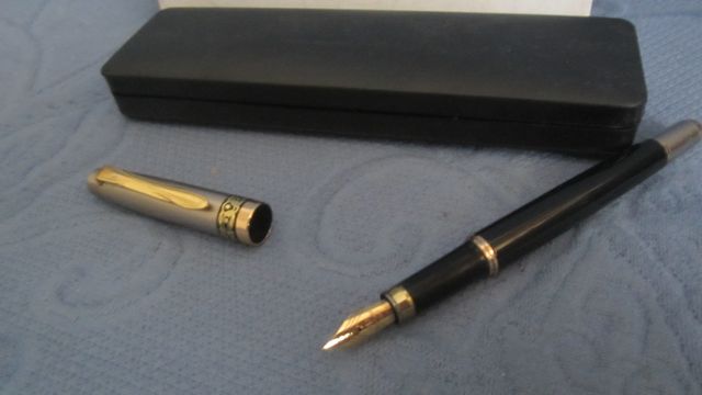 PLUMA BAÑO ORO AÑOS 50 ALEMANA