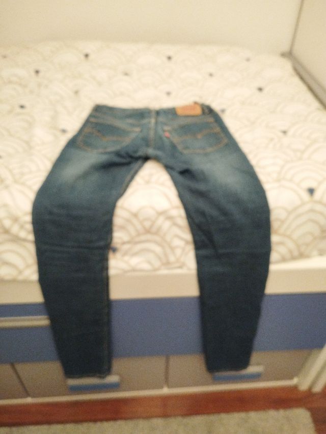 Pantalon vaquero Levis talla 16