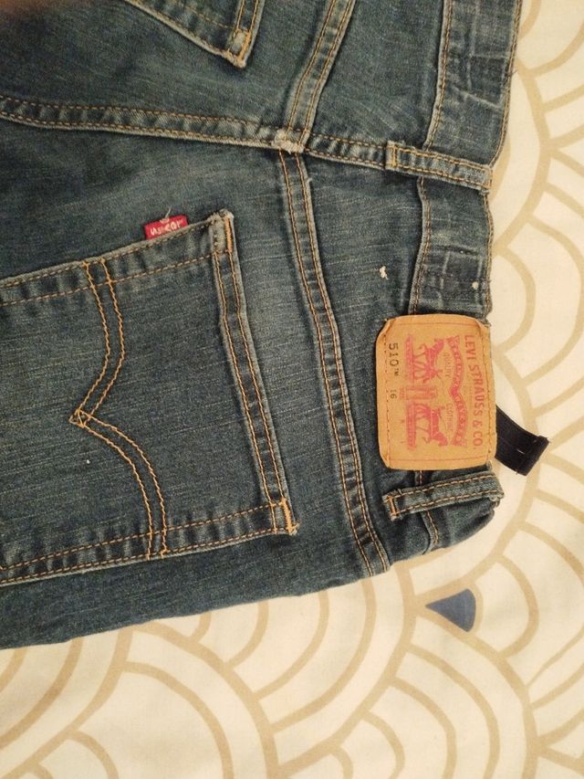 Pantalon vaquero Levis talla 16