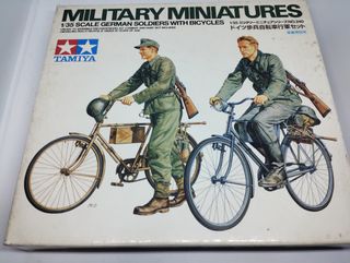 Kit Tamiya 1/35 soldati Wermacht in bici