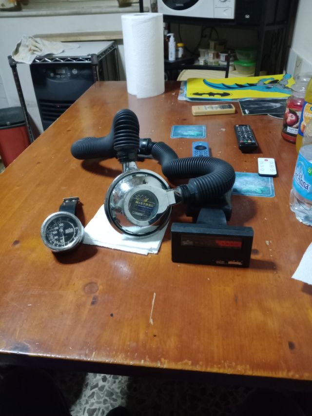 Erogatore subacqueo e articoli vintage