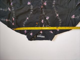 Camisa negra flores 