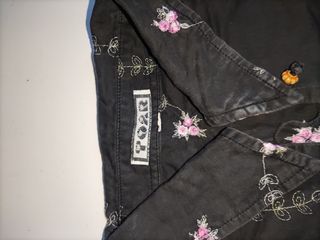 Camisa negra flores 