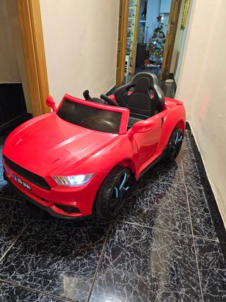 Coche deportivo con mando.