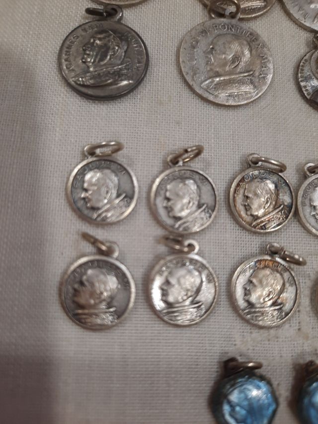 Medaglie di diverse dimensioni