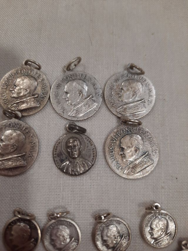 Medaglie di diverse dimensioni