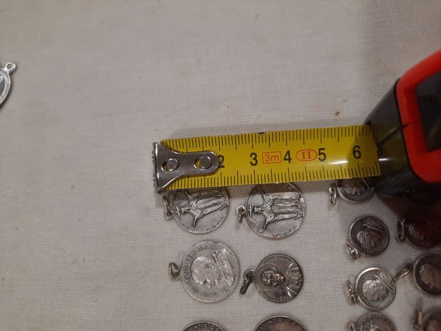 Medaglie di diverse dimensioni