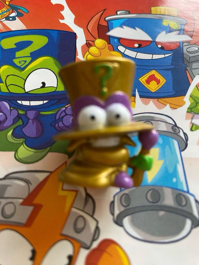 Enigma dorado y revistaSuperthings