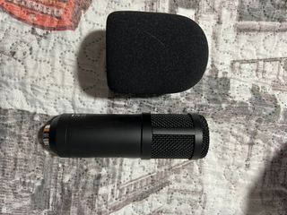 Microfono con brazo de estudio