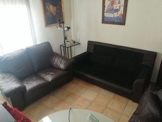 Sofa de cuero negro