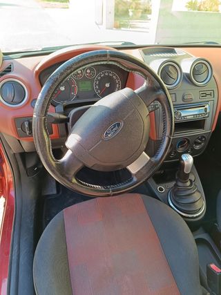 Ford Fiesta 1.4 TDCi 2006 ideale per neopatentati