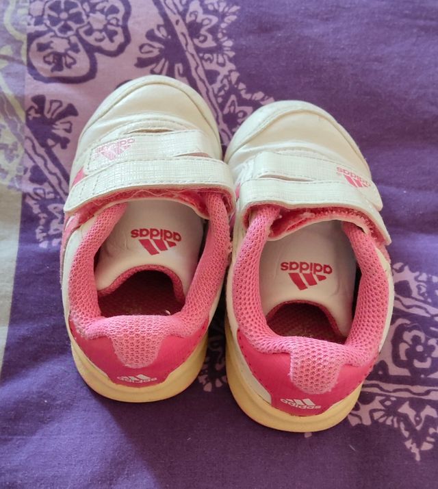 Deportivas Adidas blancas y rosas talla 20
