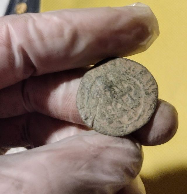 Moneda por clasificar y lompiar