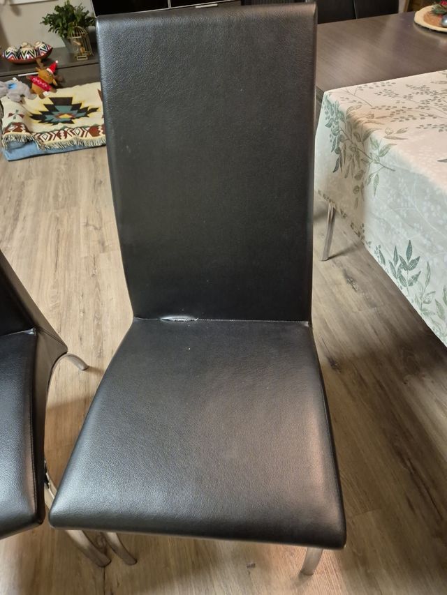 Sillas polipiel salón