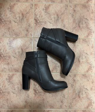 Stivaletto con tacco