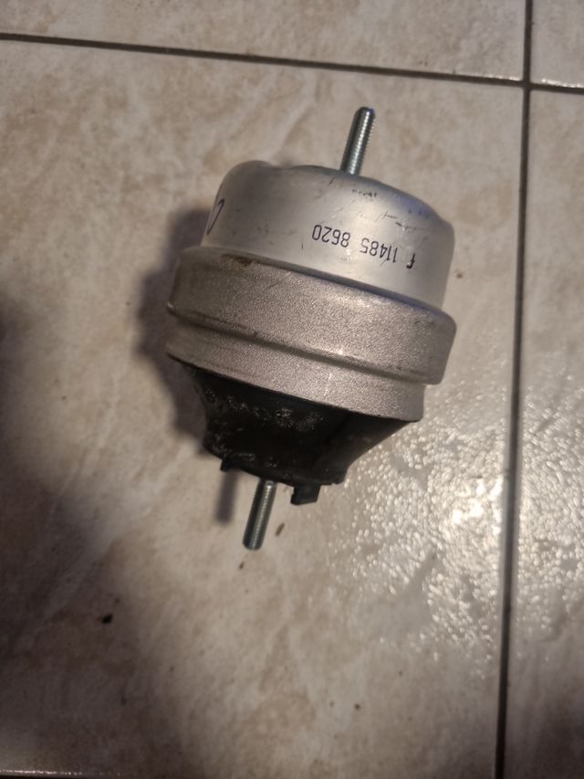 Supporto sinistro per auto