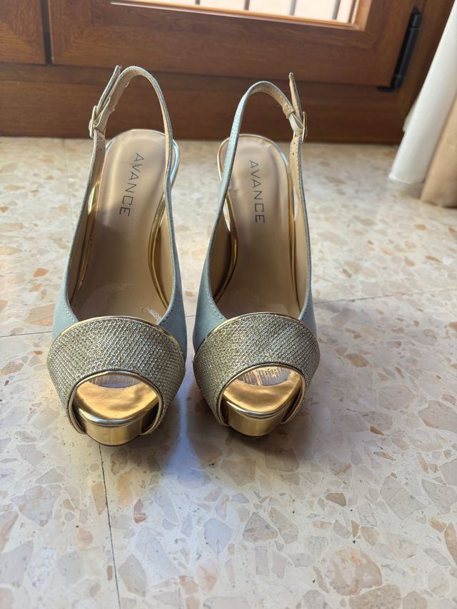 Zapato destalonado tacón