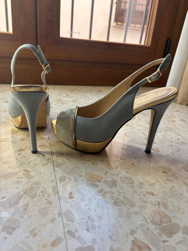 Zapato destalonado tacón