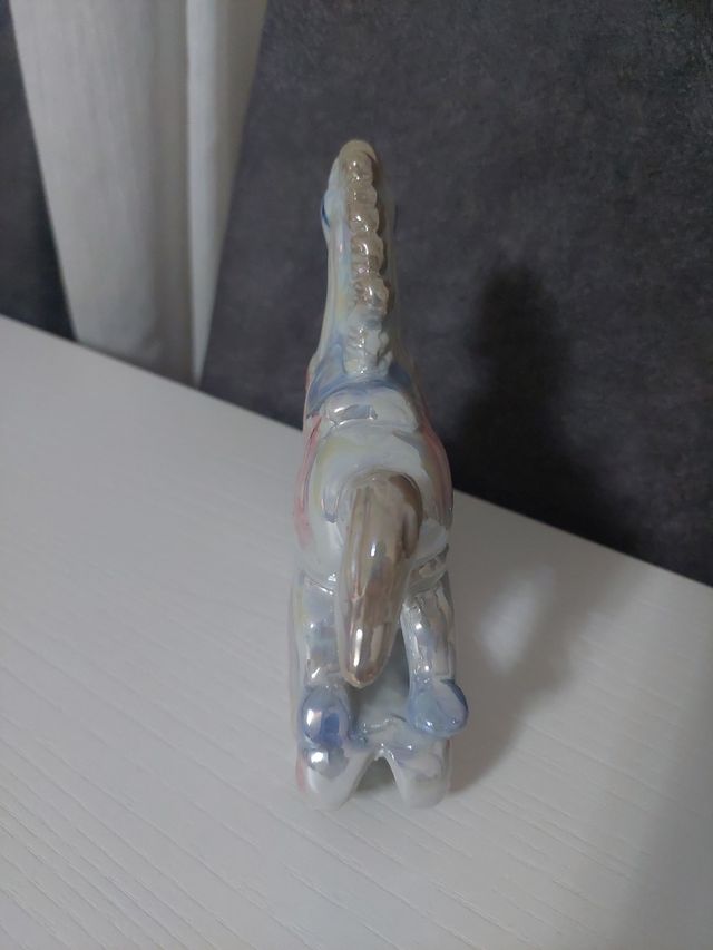 Figura caballo de porcelana antigua