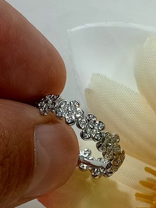 Precioso anillo margaritas plata de ley.