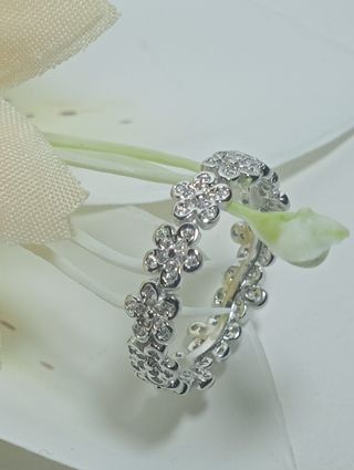 Precioso anillo margaritas plata de ley.
