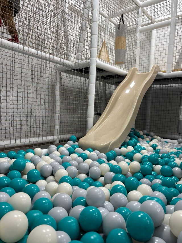 Local de celebraciones parque de bolas 