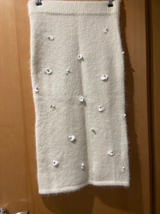 Falda lentejuelas de lana zara
