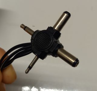 Adaptador CA-CC con voltaje variable de salida