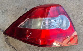 VENDO PILOTO IZQUIERDO MEGANE SEDAN
