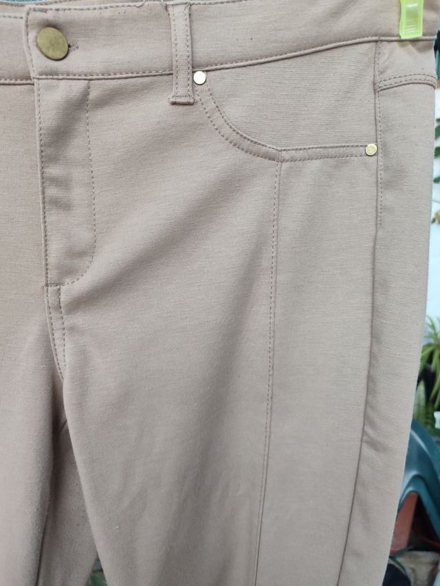 Pantalón tipo leggins sin ningún 